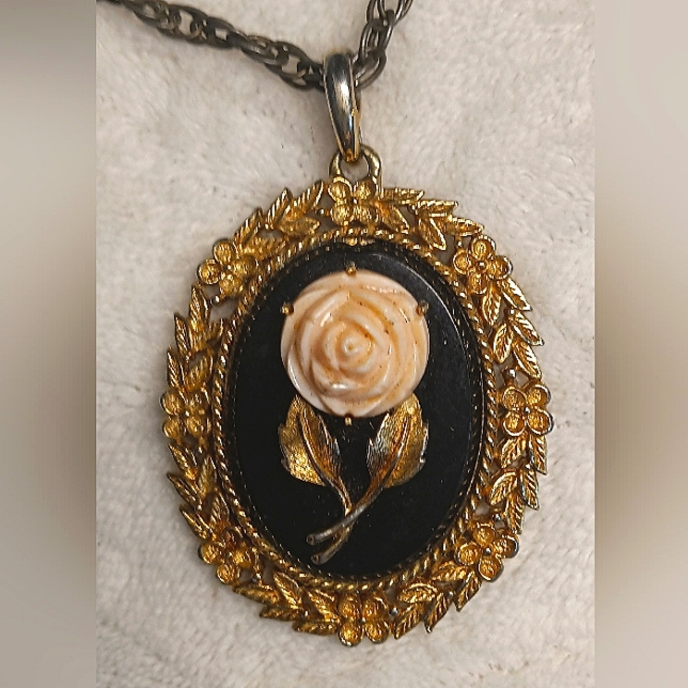 1973 Vintage Double Sided Avon 'Serena Rose' Charm with Long Necklace